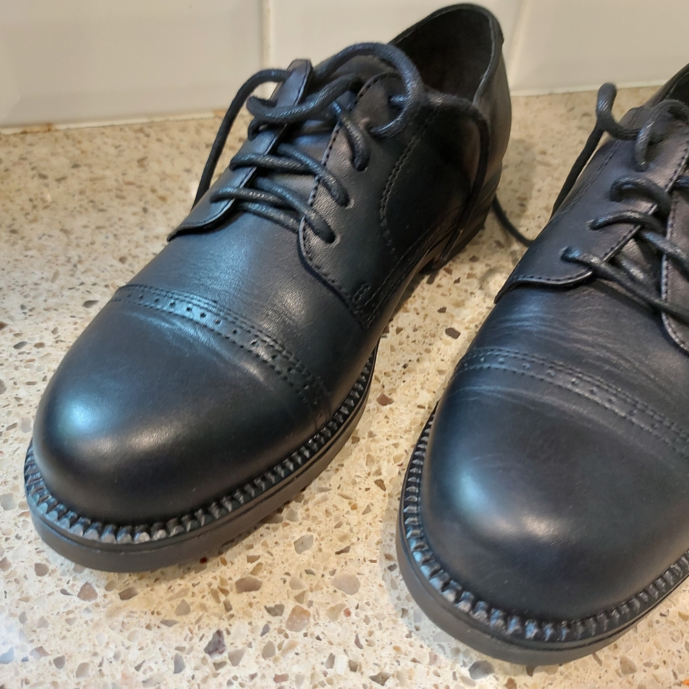 Nunn Bush Black Leather Oxfords